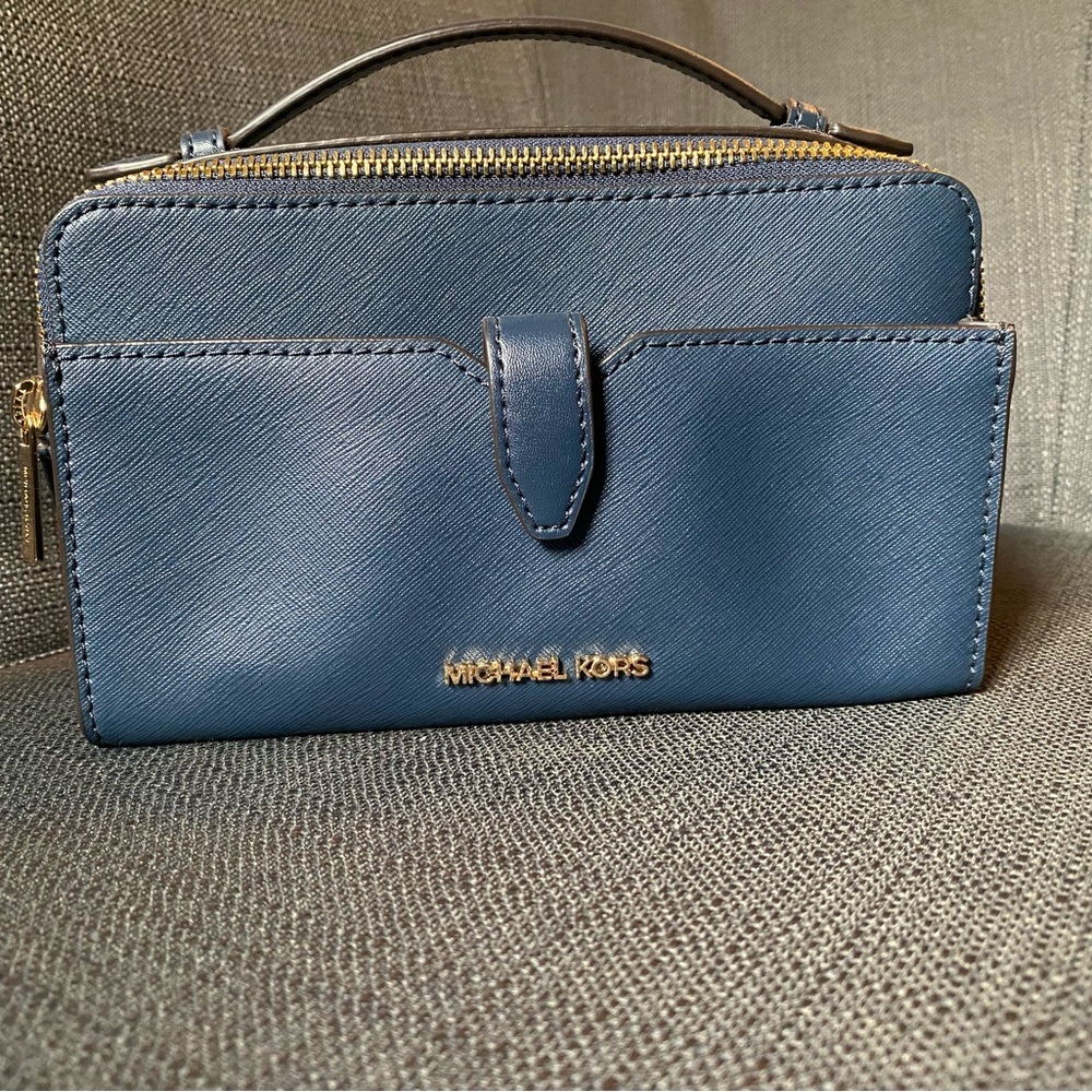 Michael Kors Blue Crossbody Bag with Smooth Leather and Gold Hardware